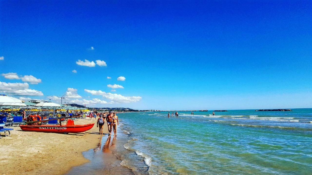 Casa Vacanze Torre Dei Gualtieri Villa San Benedetto del Tronto Exterior foto